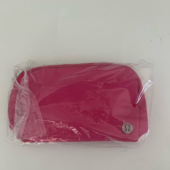 Lululemon everywhere belt bag - Picture 7 of 8